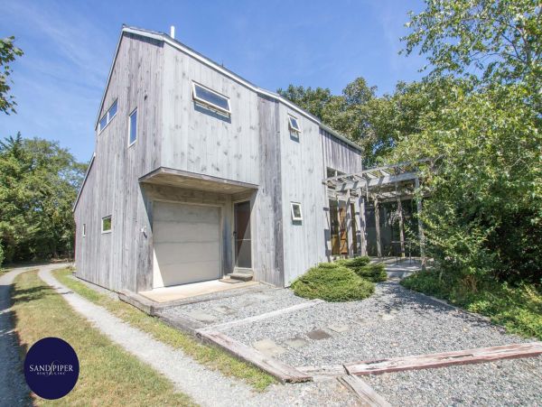 Cape Cod Home 995252