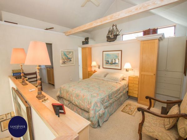Cape Cod Home 995252