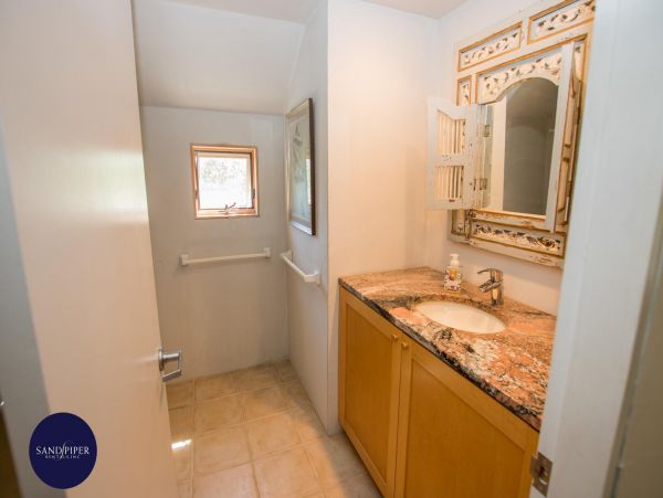 Cape Cod Home 995252