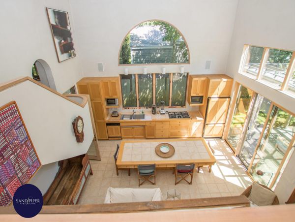 Cape Cod Home 995252