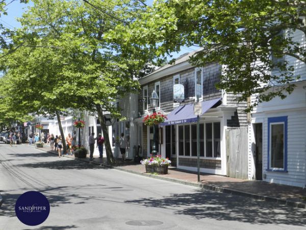 Cape Cod Home 995252