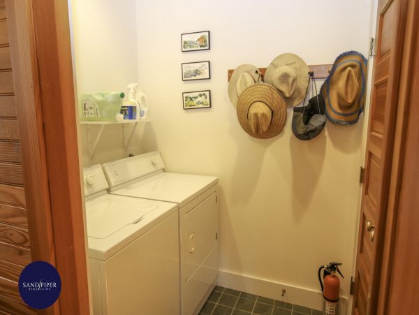 Cape Cod Home 995253