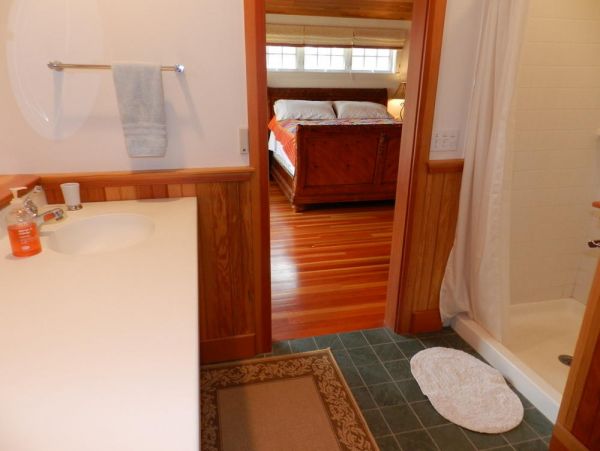 Cape Cod Home 995253