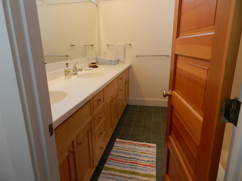 Cape Cod Home 995253