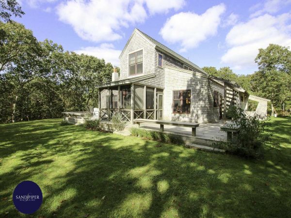 Cape Cod Home 995253