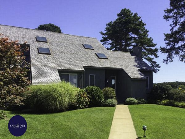 Cape Cod Home 995254