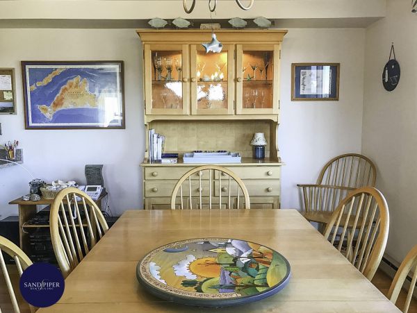 Cape Cod Home 995254