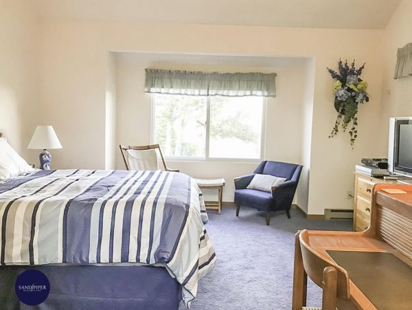 Cape Cod Home 995254