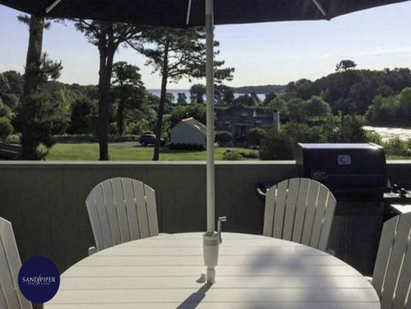 Cape Cod Home 995254