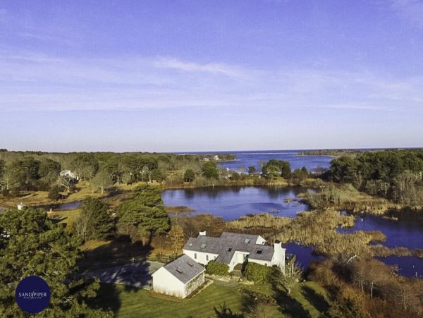 Cape Cod Home 995254