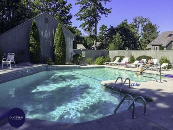 Cape Cod Home 995254