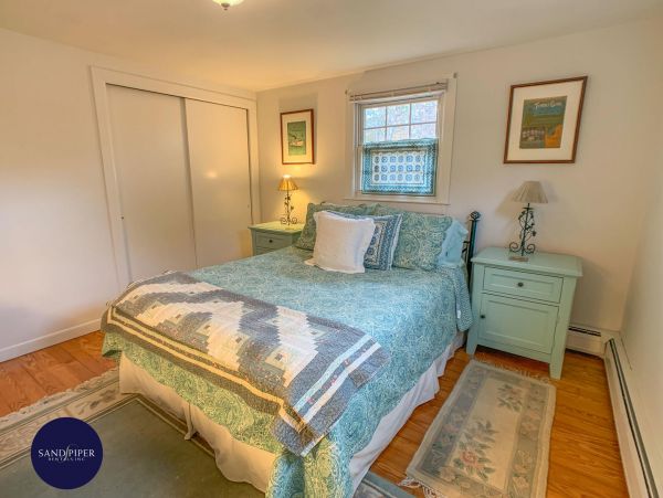 Cape Cod Home 995255