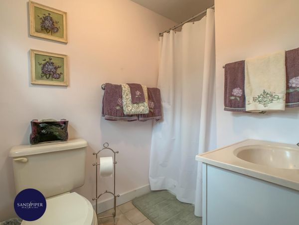 Cape Cod Home 995255