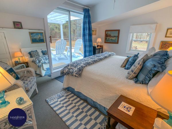 Cape Cod Home 995255