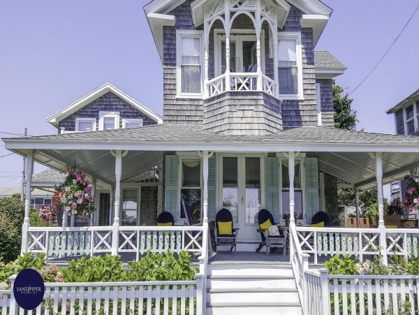 Cape Cod Home 995256