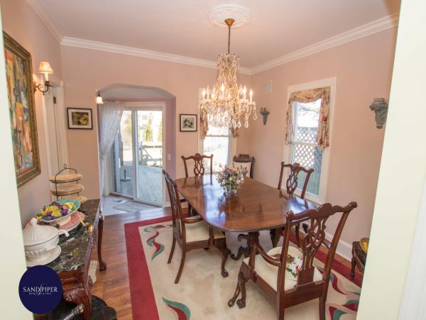 Cape Cod Home 995256