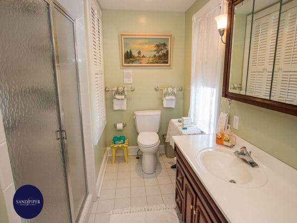 Cape Cod Home 995256