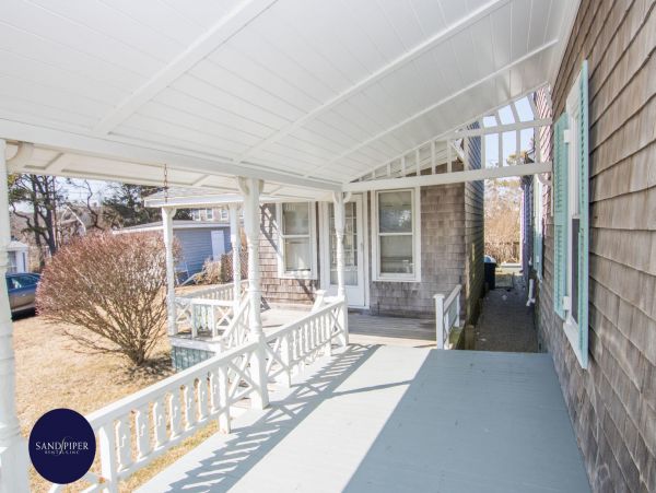 Cape Cod Home 995256