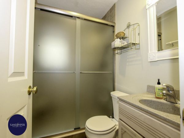 Cape Cod Home 995258