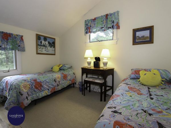 Cape Cod Home 995258