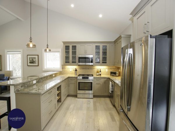 Cape Cod Home 995258