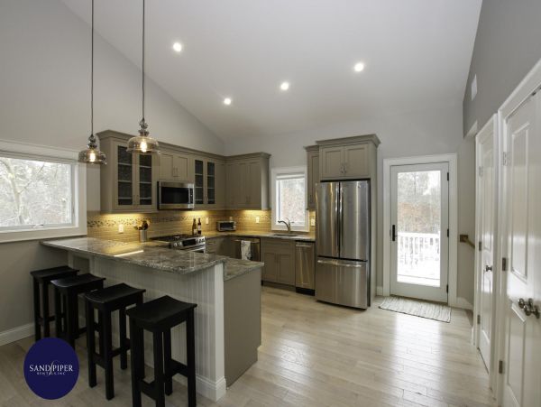 Cape Cod Home 995258