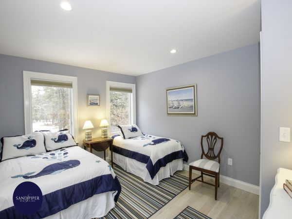 Cape Cod Home 995258