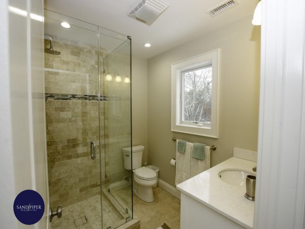 Cape Cod Home 995258