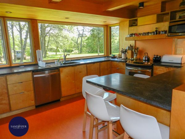 Cape Cod Home 995259