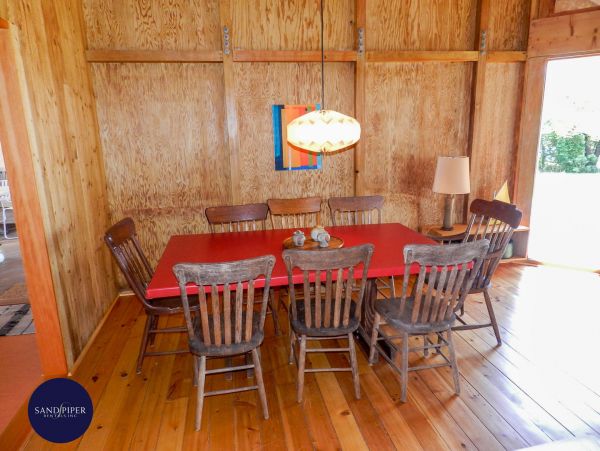 Cape Cod Home 995259
