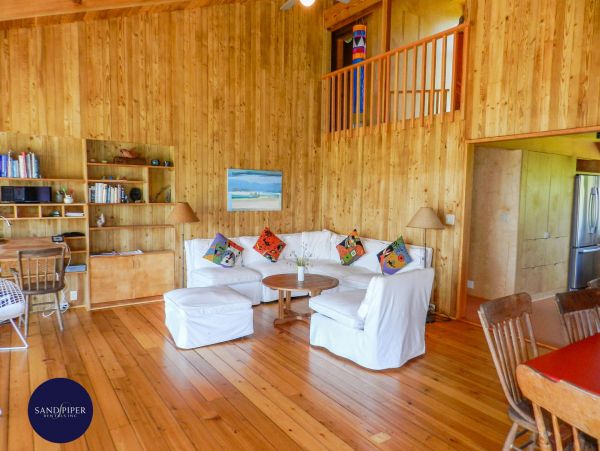 Cape Cod Home 995259