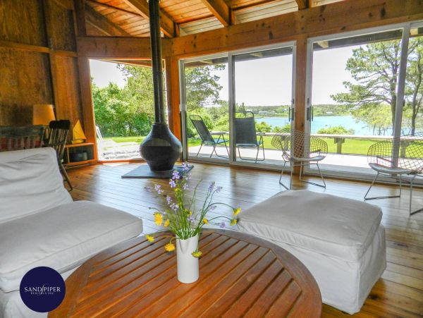 Cape Cod Home 995259