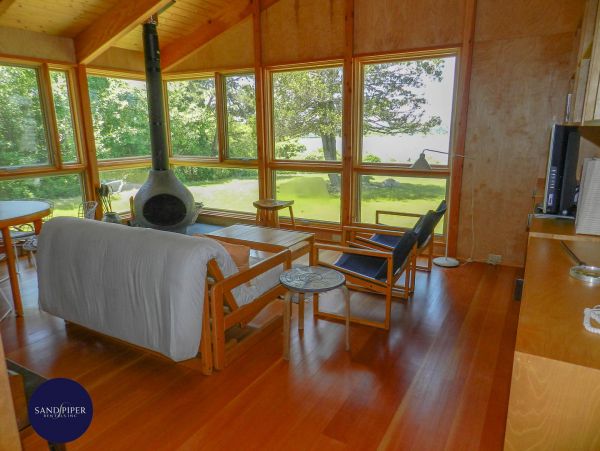 Cape Cod Home 995259