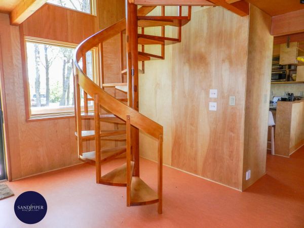 Cape Cod Home 995259