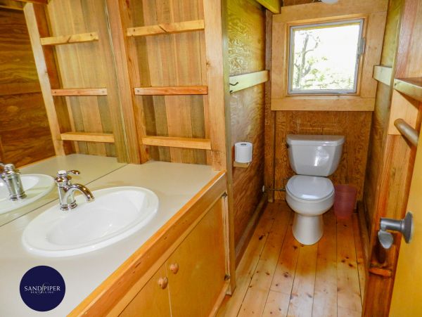 Cape Cod Home 995259