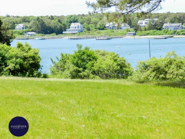 Cape Cod Home 995259