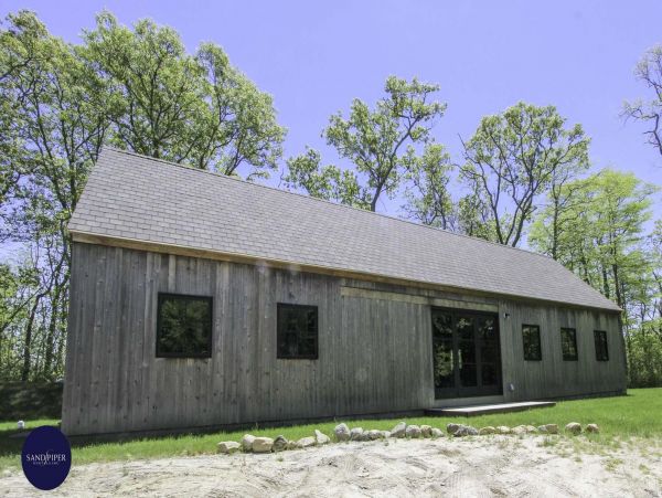 Cape Cod Home 995260