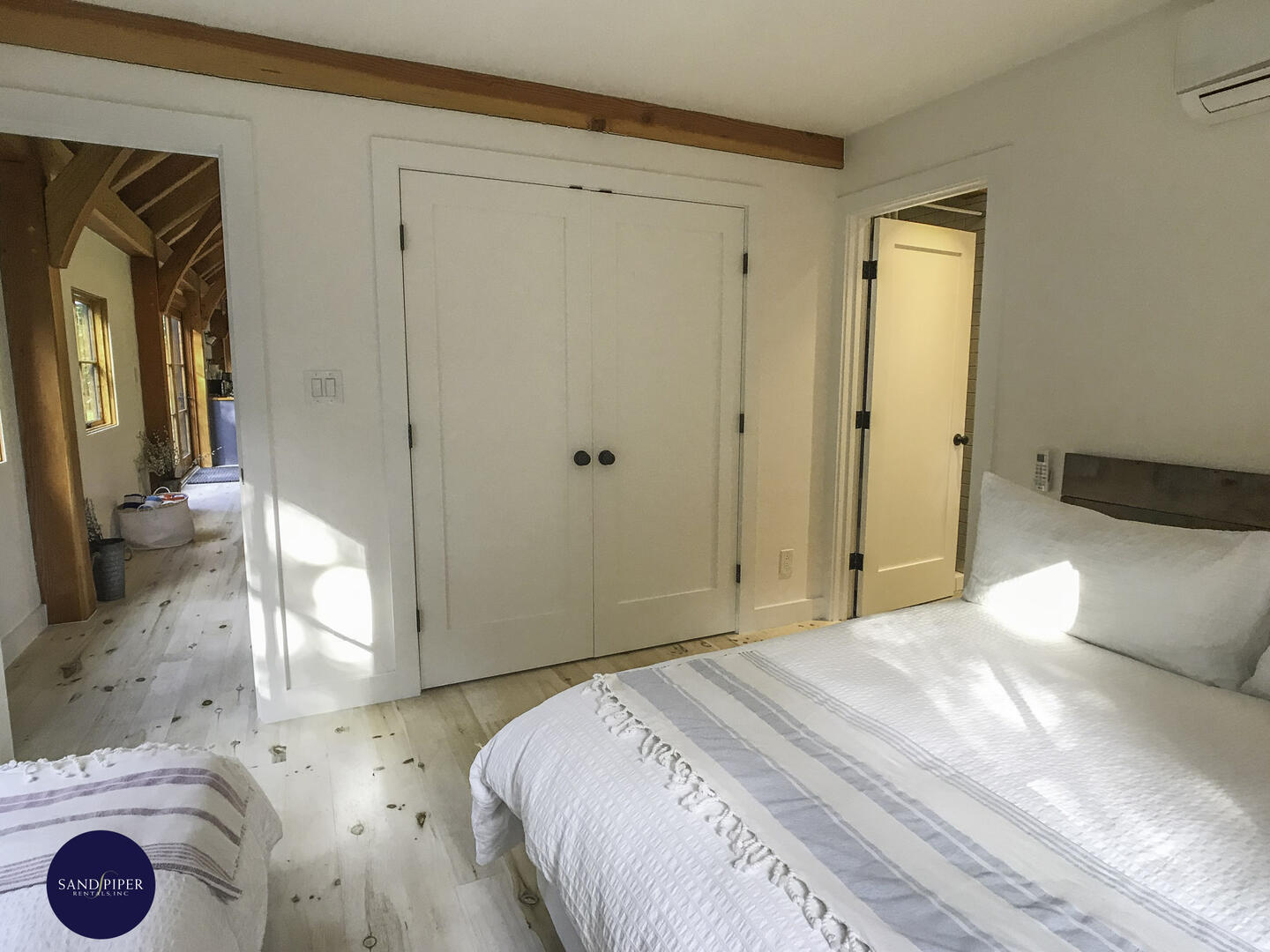 Cape Cod Home 995260