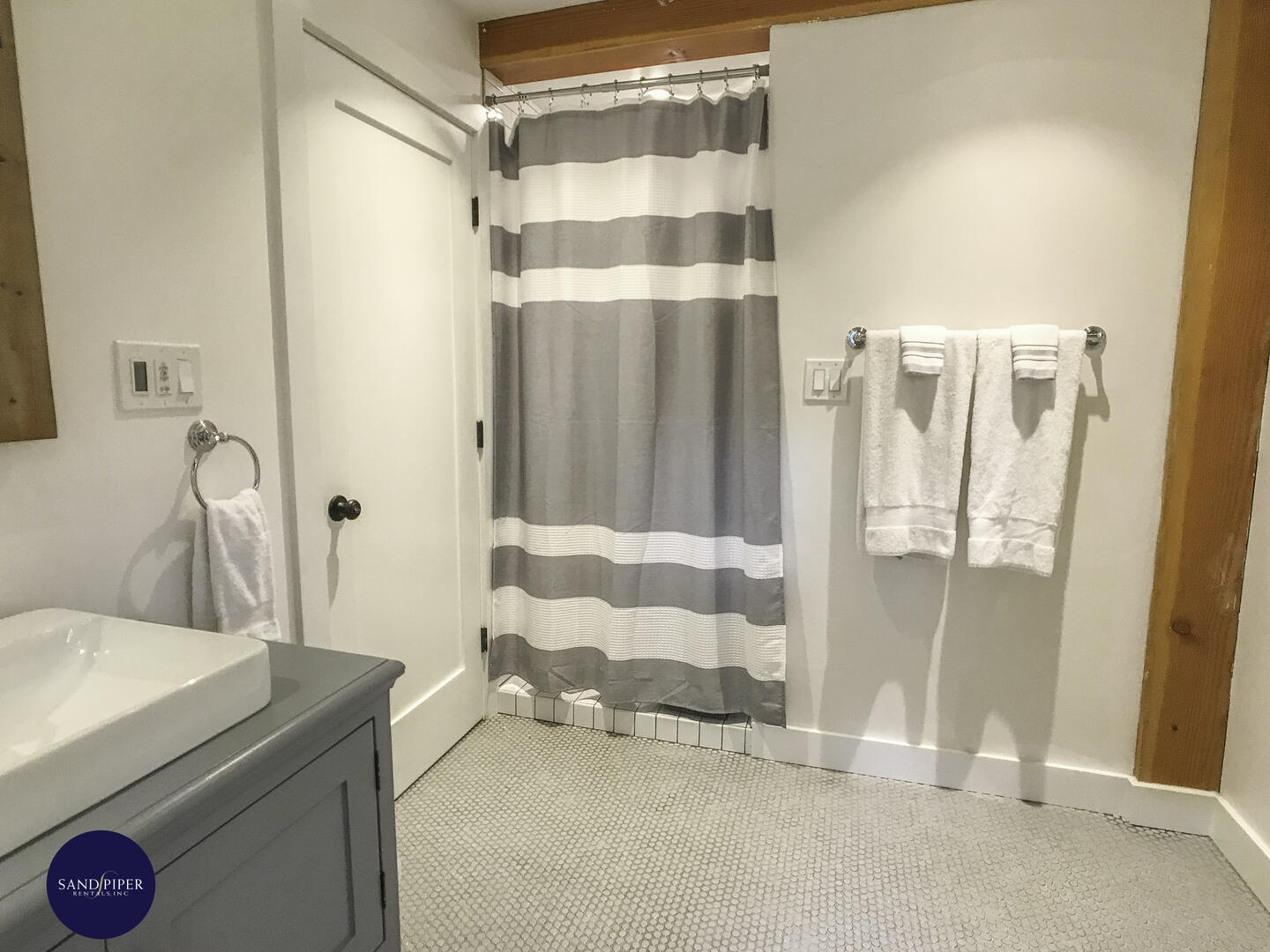 Cape Cod Home 995260