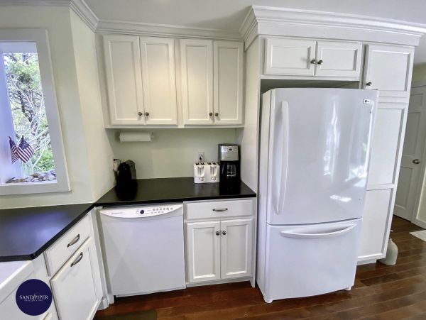 Cape Cod Home 995261