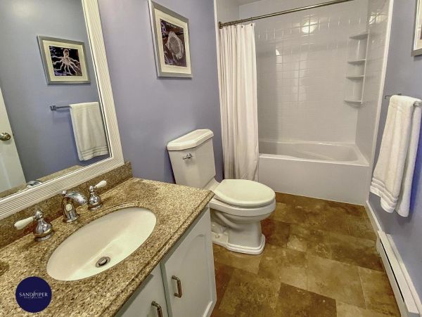 Cape Cod Home 995261