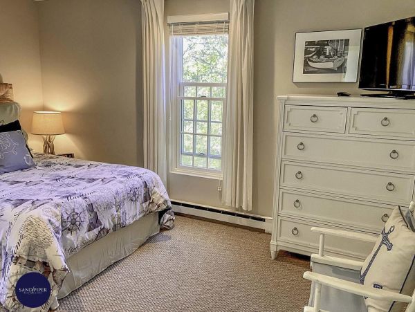 Cape Cod Home 995261