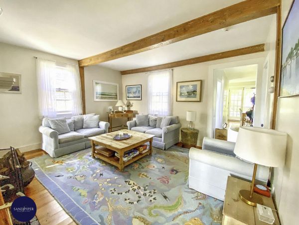 Cape Cod Home 995263