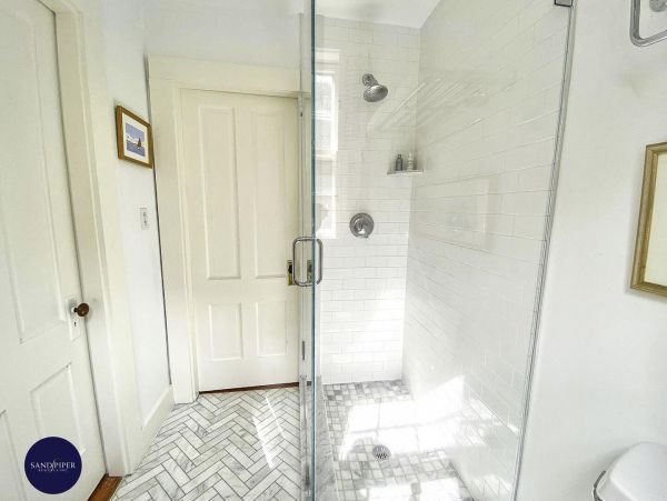 Cape Cod Home 995263