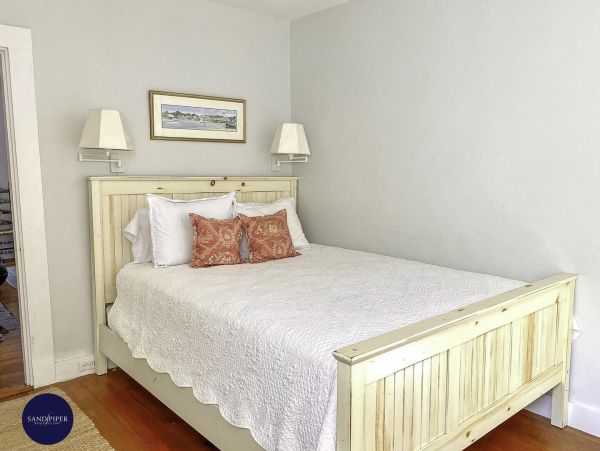 Cape Cod Home 995263