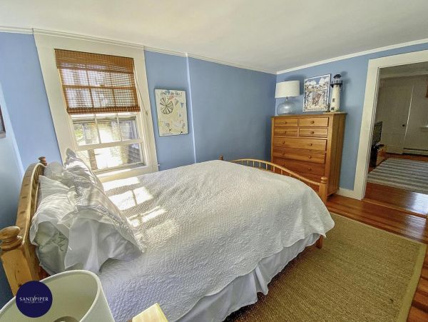 Cape Cod Home 995263
