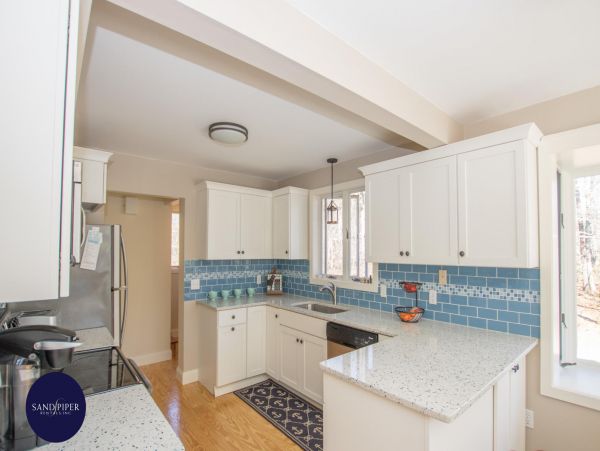 Cape Cod Home 995265
