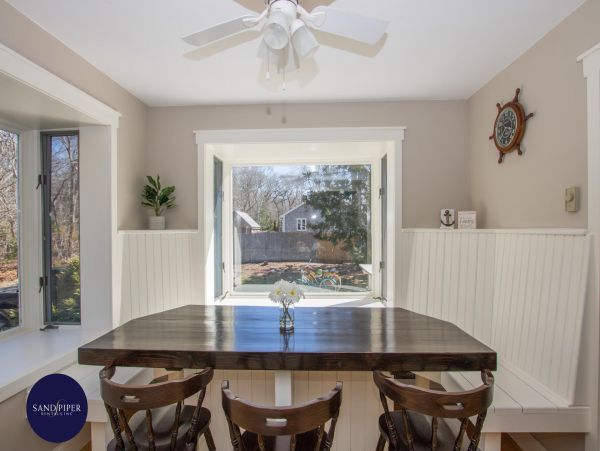 Cape Cod Home 995265