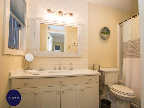 Cape Cod Home 995265
