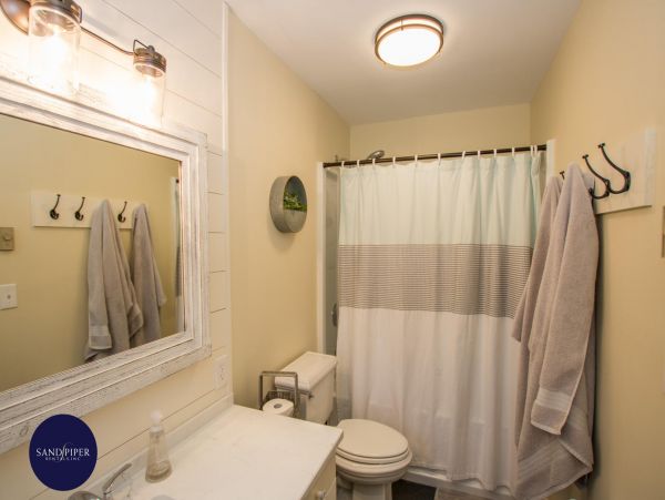 Cape Cod Home 995265